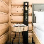 Szymaszkowa 4*