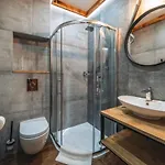 Szymaszkowa 4*