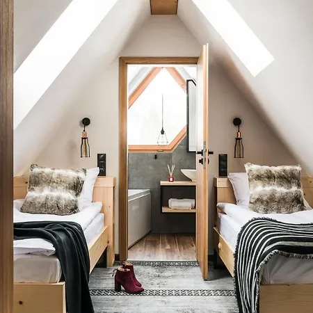 Szymaszkowa Bed and Breakfast 4*